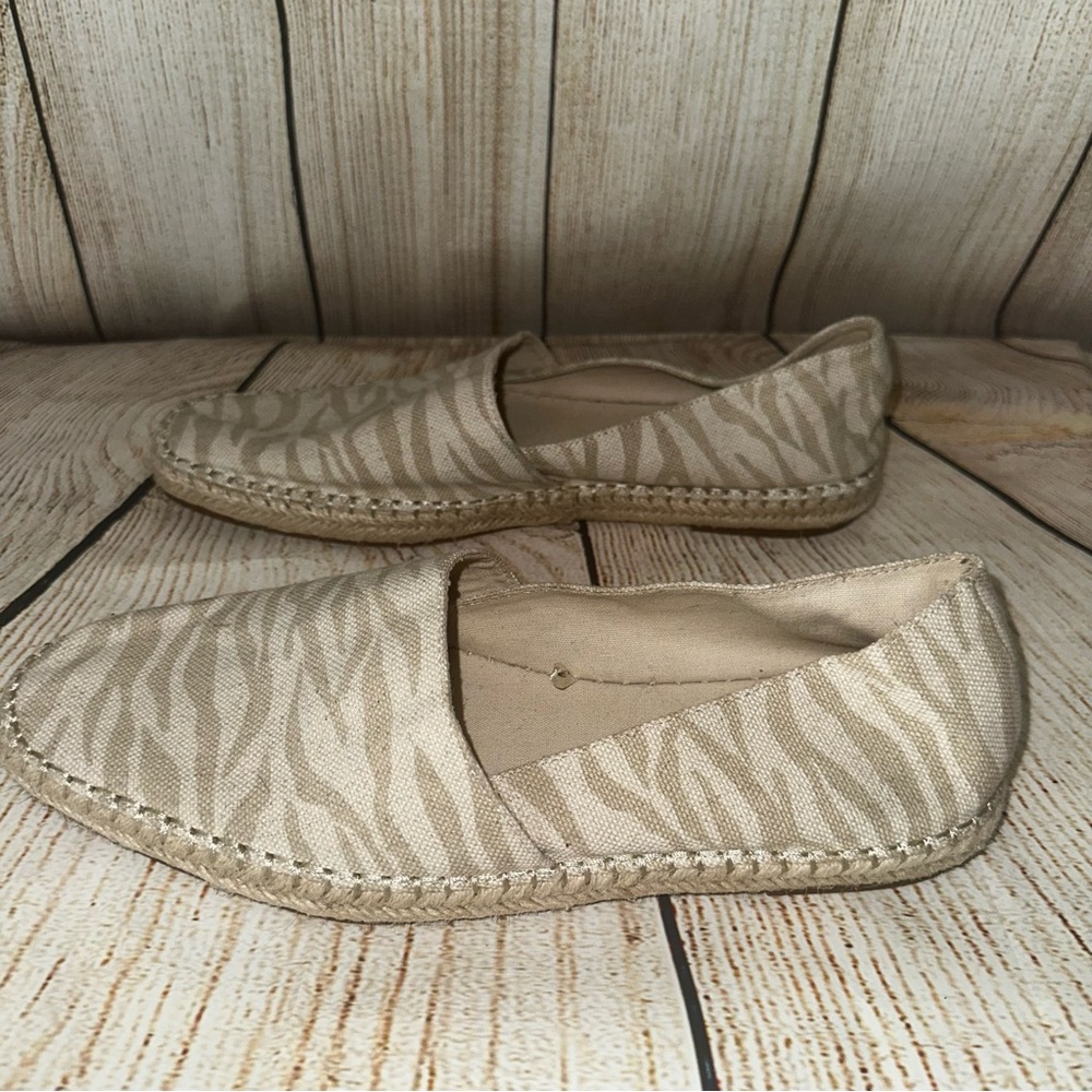 Zara Beige Patterned Loafers